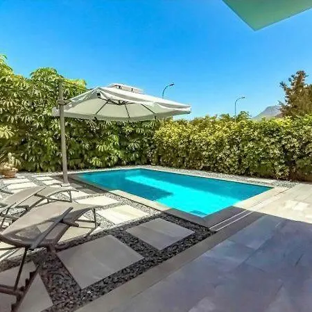Luxury Tropical Private Heated Pool *